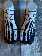 Skeleton feet no show socks